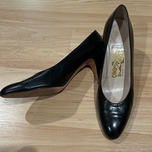 Vintage Ferragamo Black leather heels